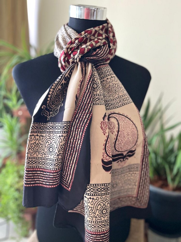 Handwoven scarf
